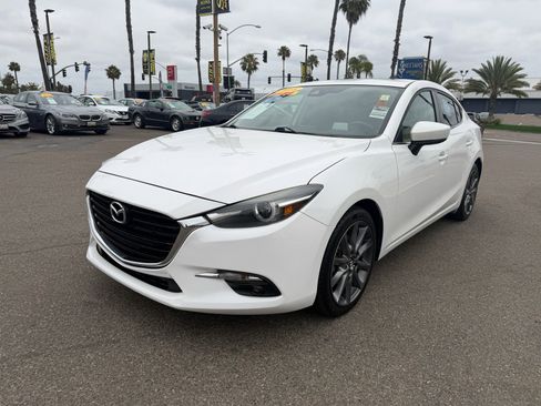 Used 2018 MAZDA MAZDA3 Grand Touring FWD image 7