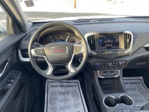 Used 2024 GMC Terrain SLE w/ Driver Convenience Package image 15
