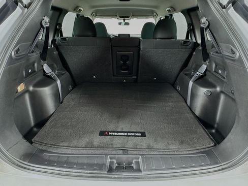 Used 2023 Mitsubishi Outlander ES FWD image 24