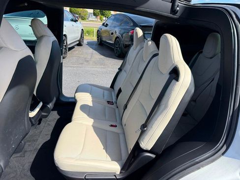 Used 2022 Tesla Model X image 6