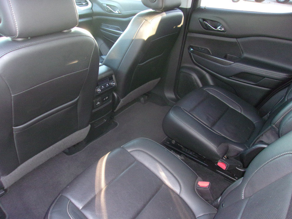 Used 2020 GMC Acadia SLT w/ Driver Alert Package II AWD/4WD image 18