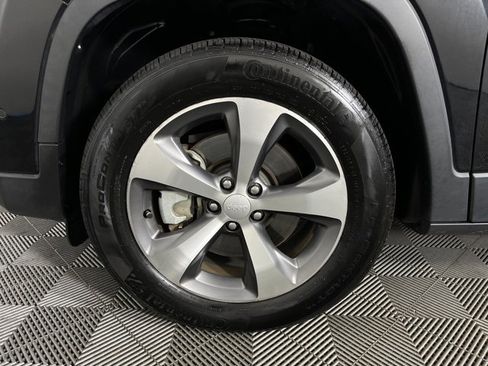 Used 2021 Jeep Cherokee Limited w/ Elite Package image 12