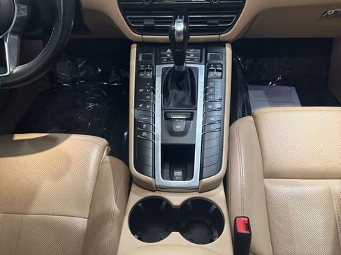 Used 2021 Porsche Macan image 27
