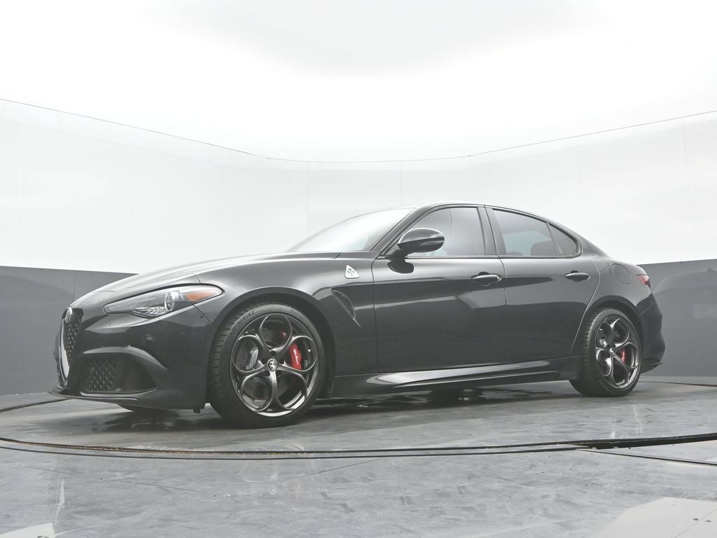 Used 2022 Alfa Romeo Giulia Quadrifoglio RWD image 31