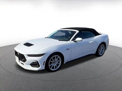 Used 2025 Ford Mustang GT Premium image 8