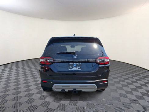 Used 2025 Honda Pilot EX-L image 6