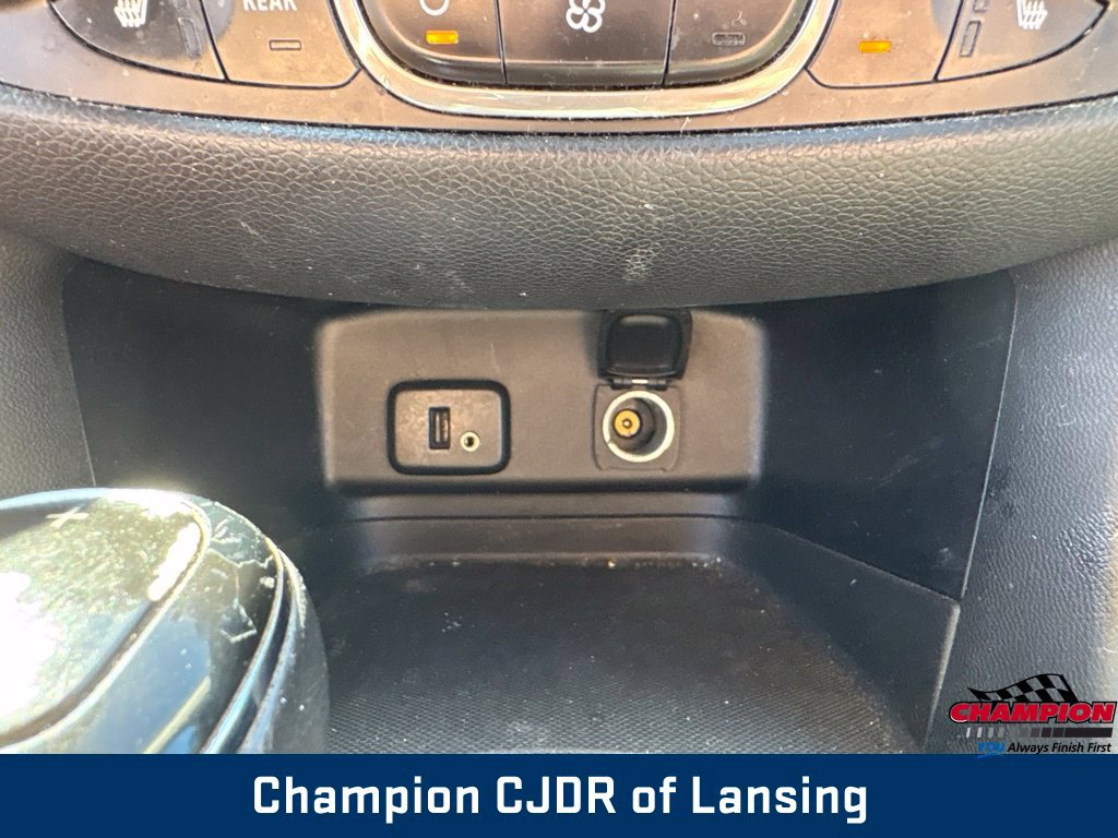 Used 2018 Chevrolet Equinox LT FWD image 22