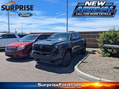 Used 2025 Toyota Tacoma TRD Sport AWD/4WD image 1