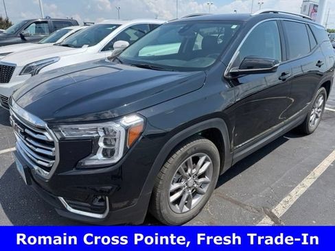 Used 2022 GMC Terrain SLT FWD image 1
