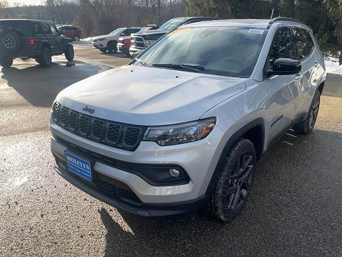 New 2026 Jeep Compass Latitude image 1