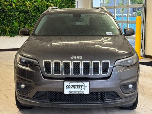 Used 2020 Jeep Cherokee Latitude Plus w/ Comfort/Convenience Group image 9