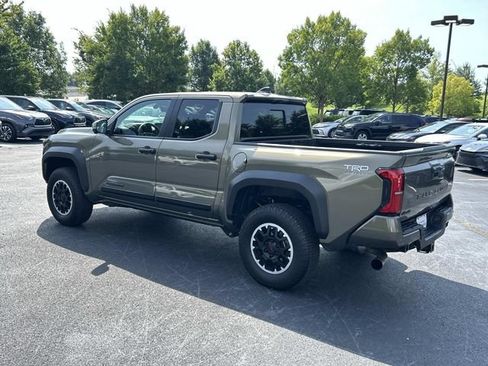 Used 2024 Toyota Tacoma TRD Sport AWD/4WD image 6