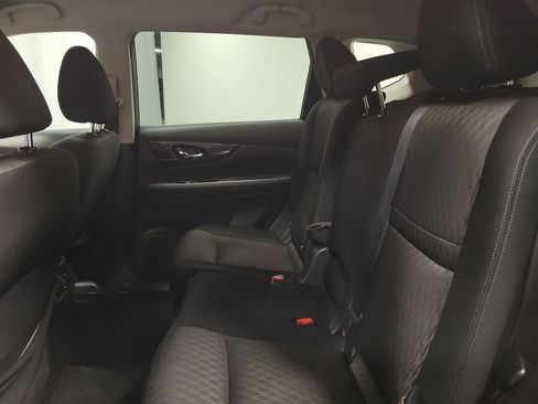 Used 2020 Nissan Rogue SV image 22