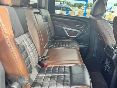 Used 2019 Nissan Titan Platinum Reserve AWD/4WD image 16