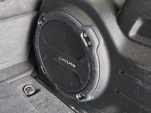 Used 2018 Jeep Wrangler Unlimited Sahara AWD/4WD image 15