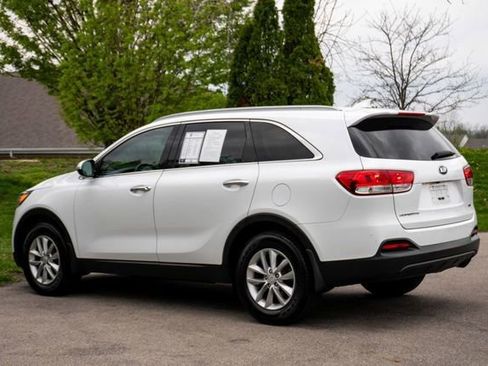 Used 2018 Kia Sorento FWD image 7