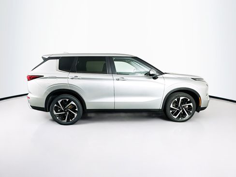 Used 2024 Mitsubishi Outlander SE FWD image 10