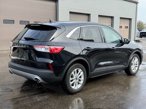 Used 2022 Ford Escape SE w/ Cold Weather Package image 3