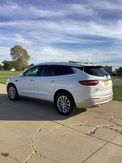 Used 2020 Buick Enclave Essence AWD/4WD image 3