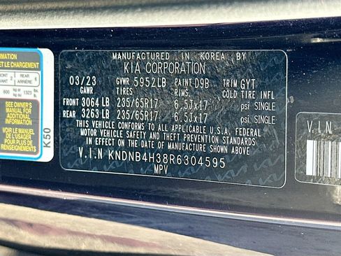 Used 2024 Kia Carnival LX FWD image 32