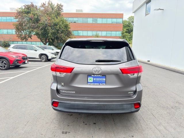 Used 2018 Toyota Highlander LE AWD/4WD image 6
