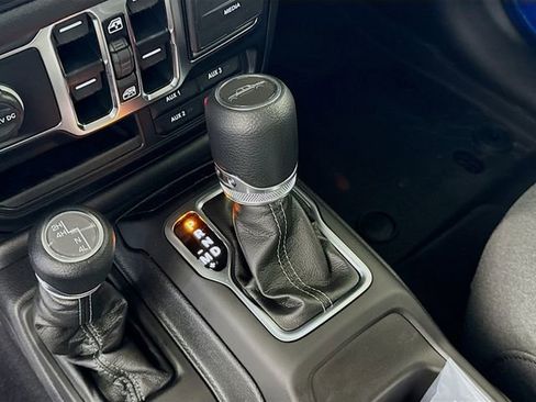 New 2025 Jeep Gladiator Sport image 19