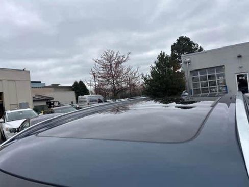 Used 2023 Volvo XC90 T8 Plus w/ Protection Package image 4