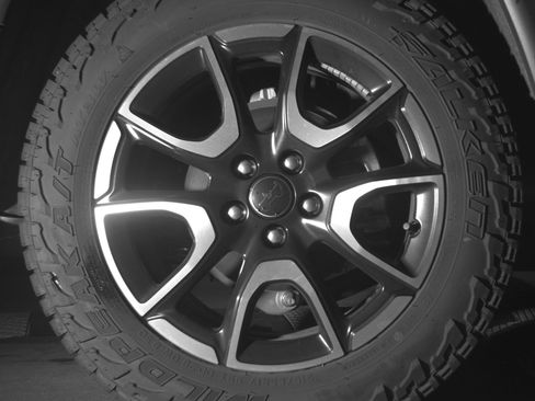 Used 2025 Jeep Compass Trailhawk AWD/4WD image 15
