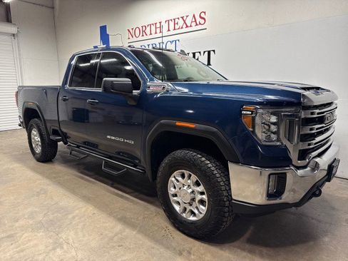 Used 2021 GMC Sierra 2500 SLE w/ SLE Value Package; image 3