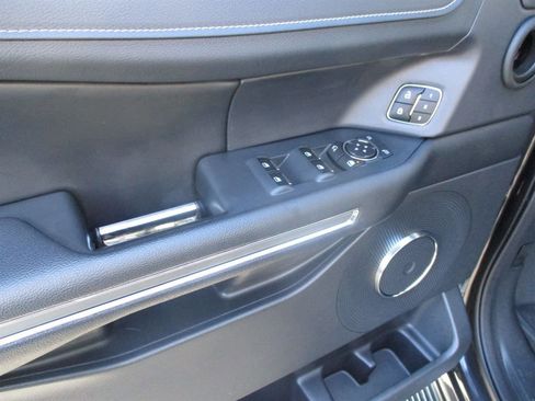 Used 2024 Ford Expedition Max XLT image 17