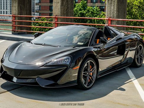 Used 2019 McLaren 570S Spider image 14