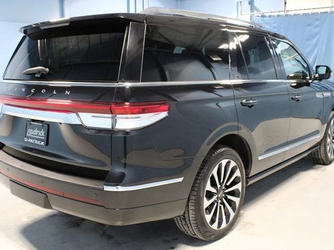 Used 2024 Lincoln Navigator Reserve image 38