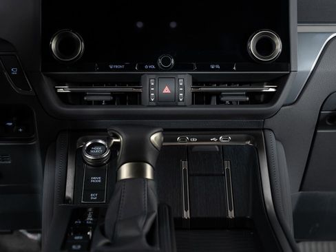 Used 2025 Lexus GX 550 image 37