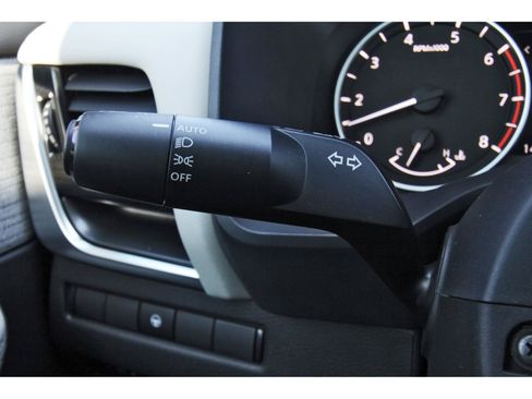 Used 2021 Nissan Rogue SV image 20