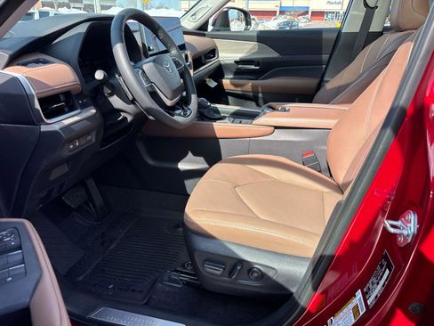 New 2026 Toyota Grand Highlander Platinum AWD/4WD image 11