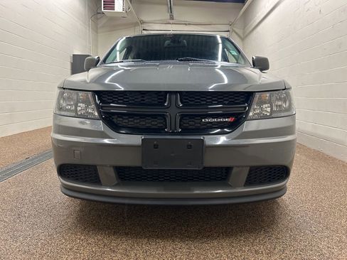 Used 2020 Dodge Journey SE w/ Blacktop Package FWD image 6