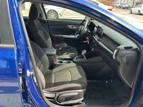 Used 2023 Kia Forte LXS w/ LXS Technology Package image 40