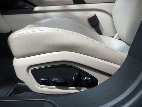 Used 2022 Porsche Taycan image 66