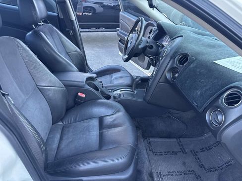 Used 2006 Pontiac Grand Prix GXP w/ Sun And Sound Package image 10