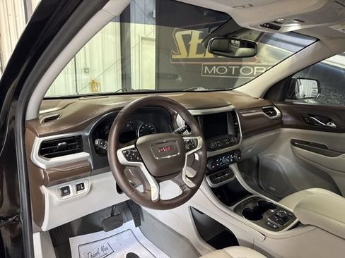 Used 2023 GMC Acadia SLT w/ Preferred Package AWD/4WD image 6