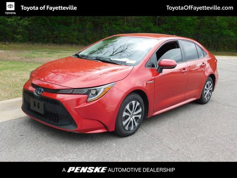 Used 2021 Toyota Corolla LE image 1
