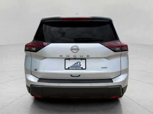 Used 2025 Nissan Rogue SV AWD/4WD image 11