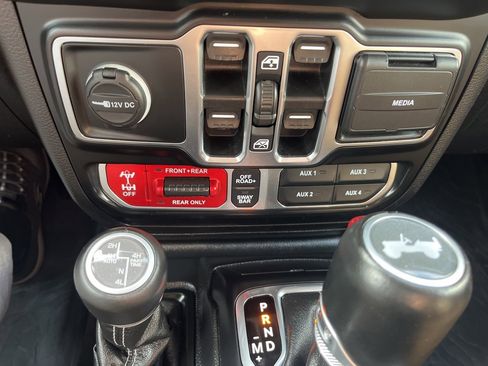 Used 2021 Jeep Wrangler Unlimited Rubicon image 24