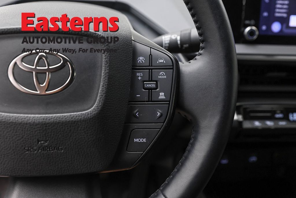 Used 2025 Toyota Prius LE FWD image 17