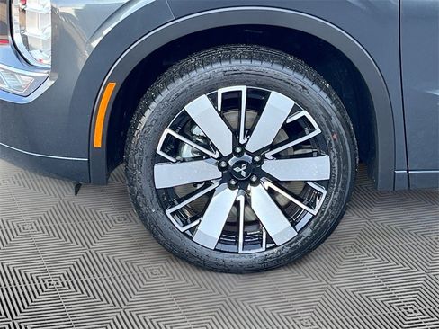 New 2025 Mitsubishi Outlander SEL image 33