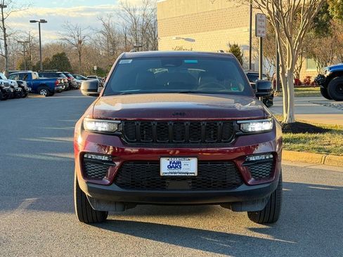 New 2025 Jeep Grand Cherokee Limited w/ Black Appearance Package image 4
