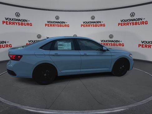 New 2026 Volkswagen Jetta SE image 9