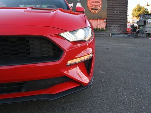 Used 2020 Ford Mustang Coupe RWD image 5