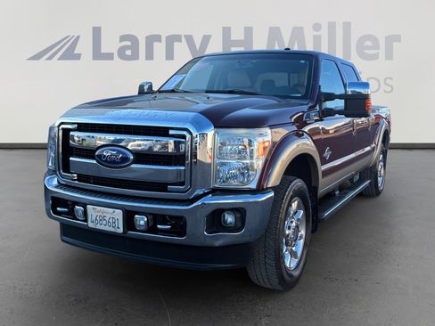 Used 2011 Ford F250 Lariat image 1