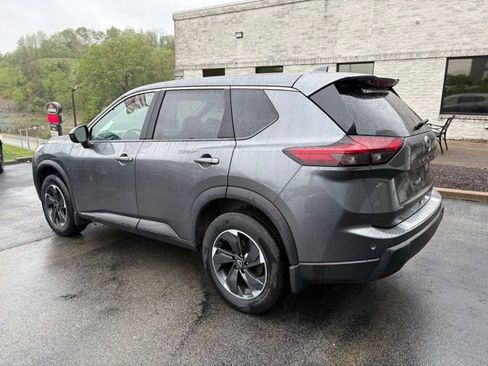 Certified 2025 Nissan Rogue SV AWD/4WD image 3